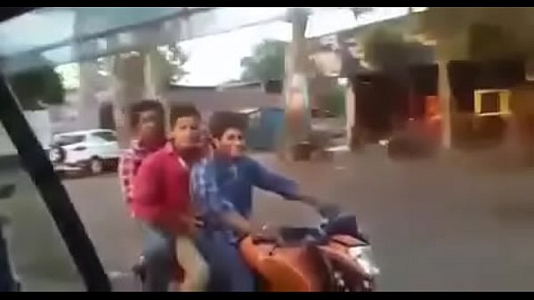 naked Indian girls in car