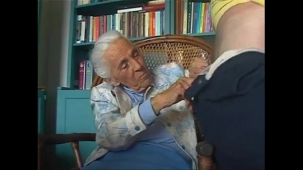 abuelita gastando la pension