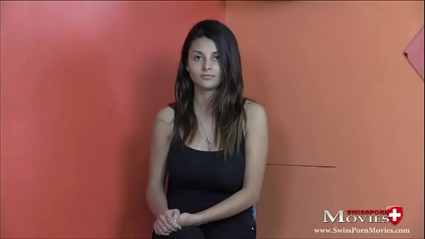 Porno Casting Interview mit Lilly 18 in Zürich
